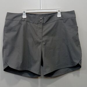 Adidas Shorts Khaki Dress Golf Athletic Shorts Men's Size Medium Gray EUC NICE!